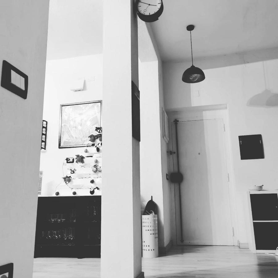 Black&White Guest House Иглесиас Екстериор снимка