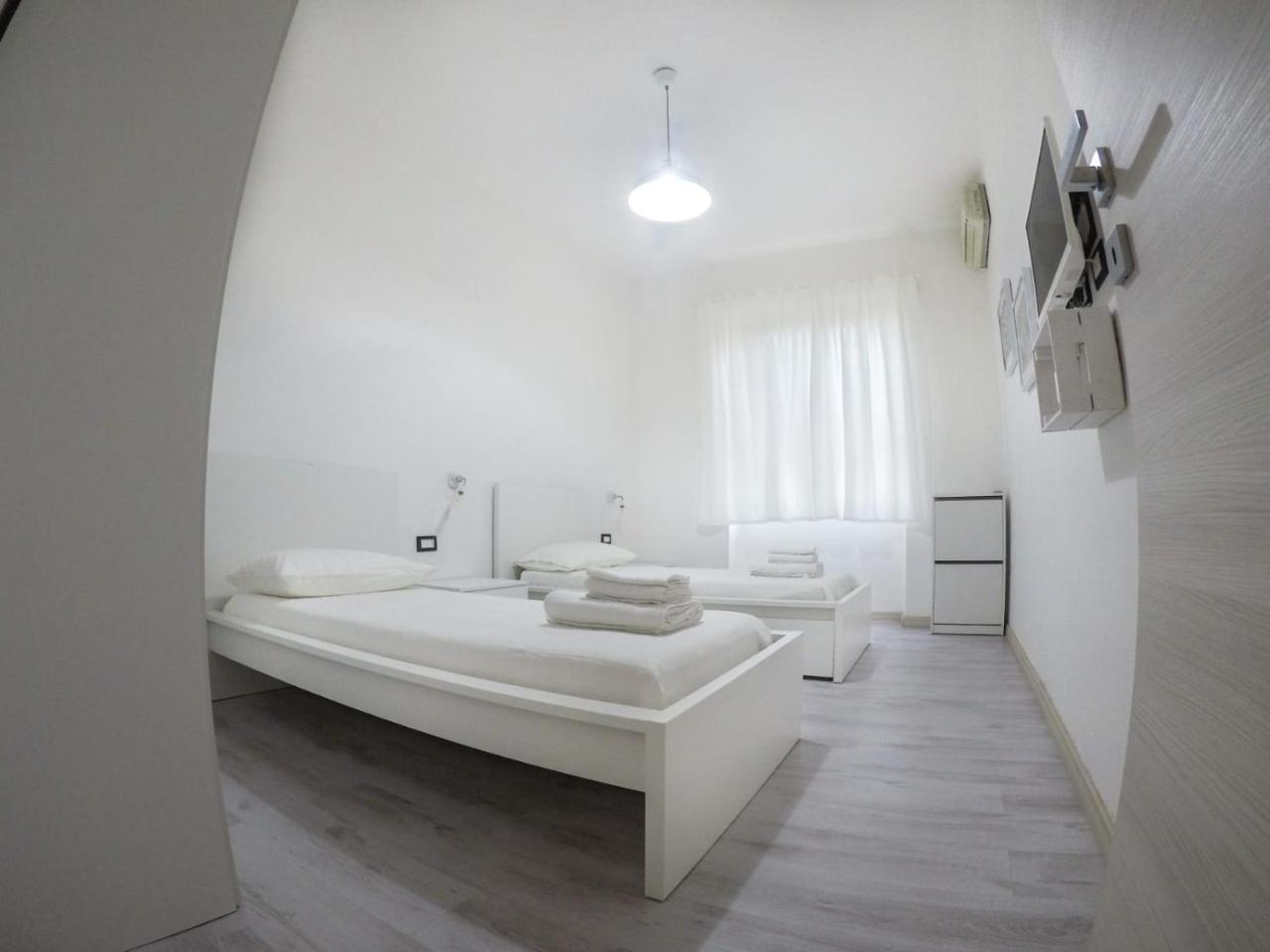 Black&White Guest House Иглесиас Екстериор снимка