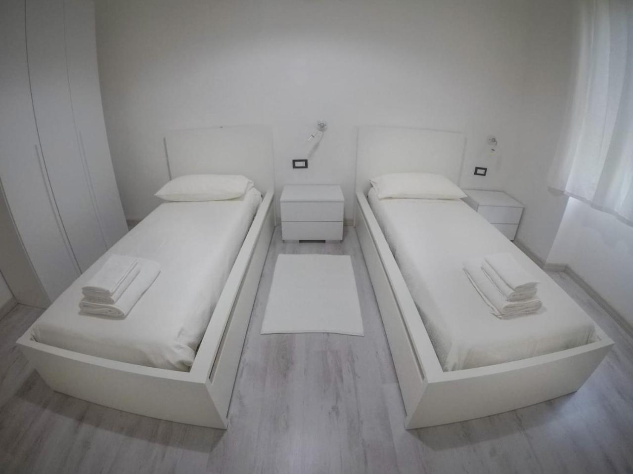 Black&White Guest House Иглесиас Екстериор снимка